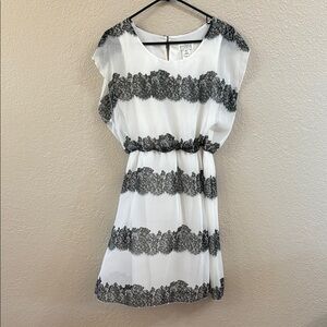 Enfocus Studio Black and Gray Dolman Sleeve Mini Sundress